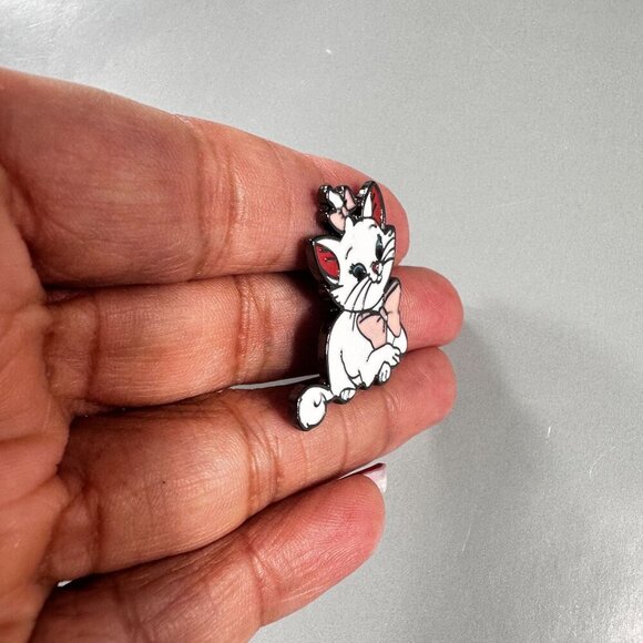 Marie Kitten Lapel Pin Cat Aristocat Pink Bow Bundle Accessories Jewelry Brooch - Picture 9 of 11